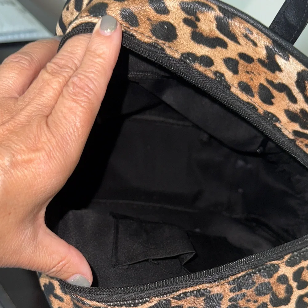 Leopard Print Women's Backpack - Picture 4 of 4